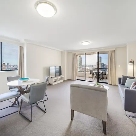 Oaks Sydney Castlereagh Suites-3